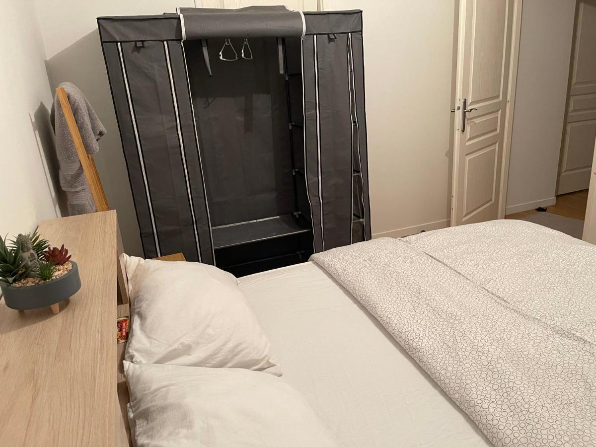Lovely Bedroom Loft With Free Parking On Premise บัวส์ซี-แซงต์-เลเชร์ ภายนอก รูปภาพ