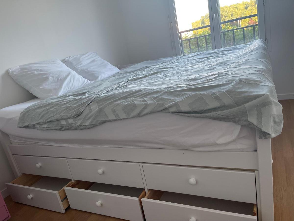 Lovely Bedroom Loft With Free Parking On Premise บัวส์ซี-แซงต์-เลเชร์ ภายนอก รูปภาพ