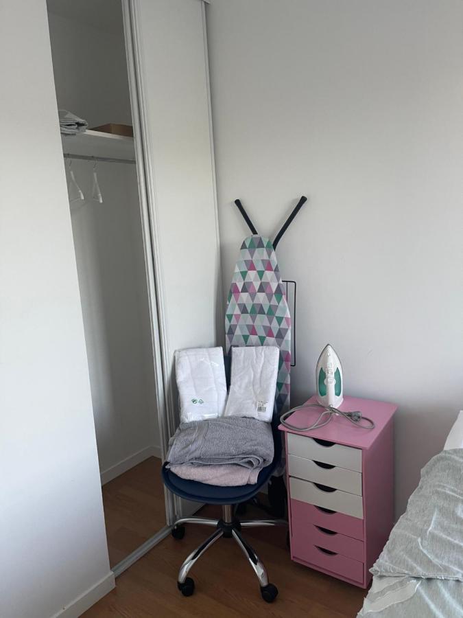 Lovely Bedroom Loft With Free Parking On Premise บัวส์ซี-แซงต์-เลเชร์ ภายนอก รูปภาพ